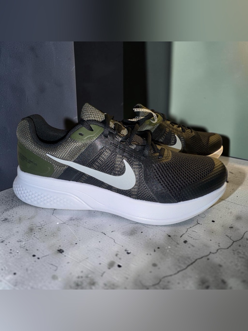 Nike Men’s Athletic Shoes - Black/Olive/White